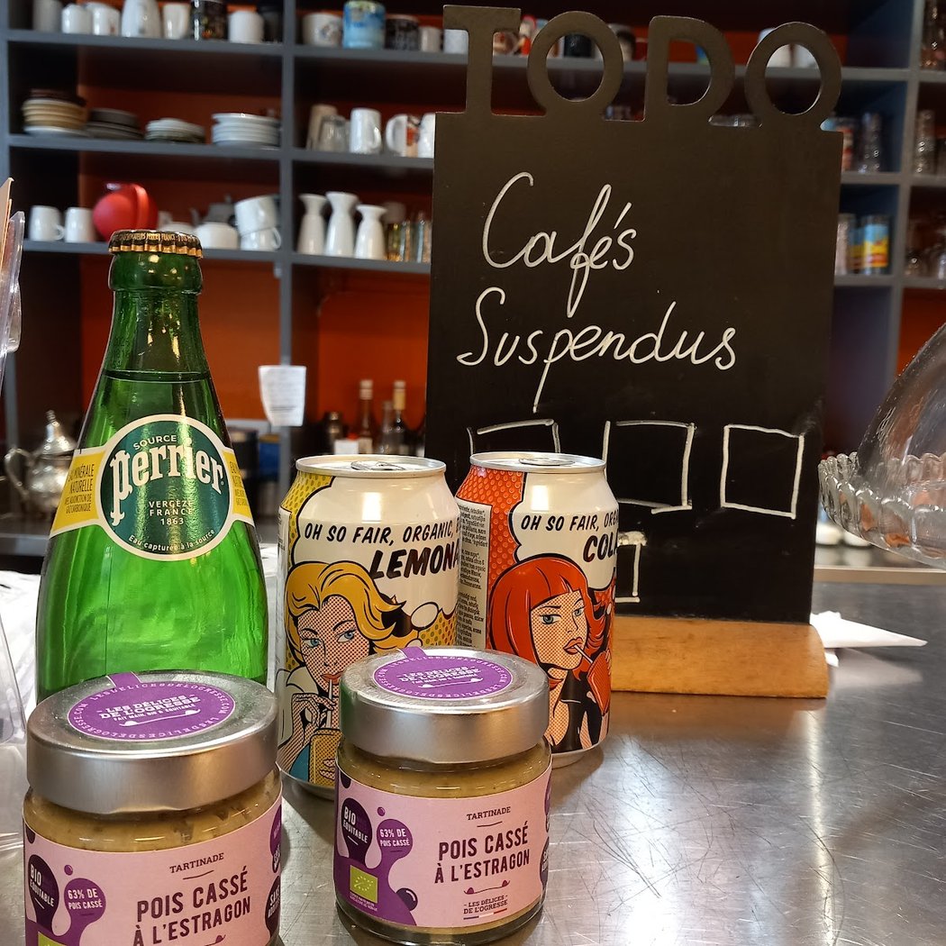 La Cabane - café associatif et librairie d'occasion 3